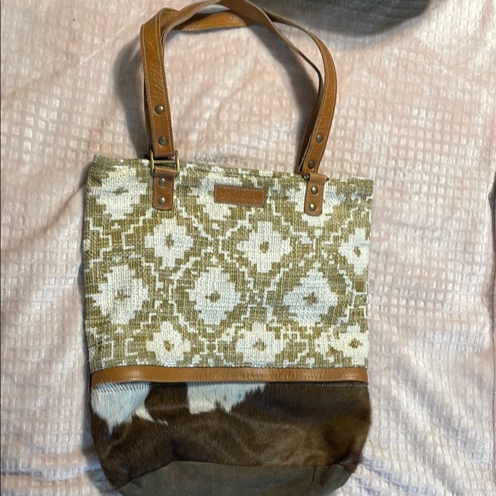 Elegant Brown and Cream Geometric Tote